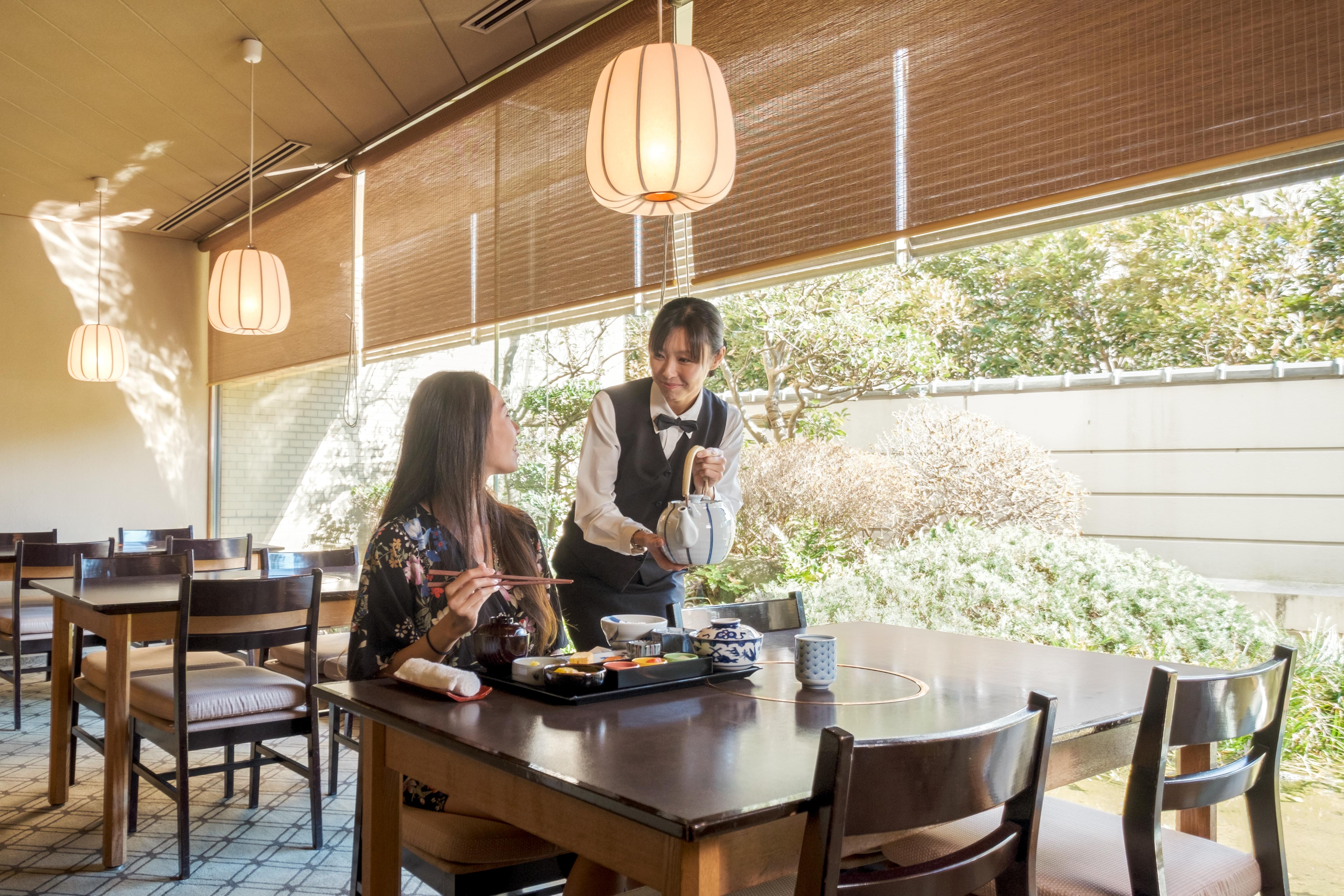 Hotel Okura Tokyo Bay Urayasu Exterior foto A restaurant in Japan