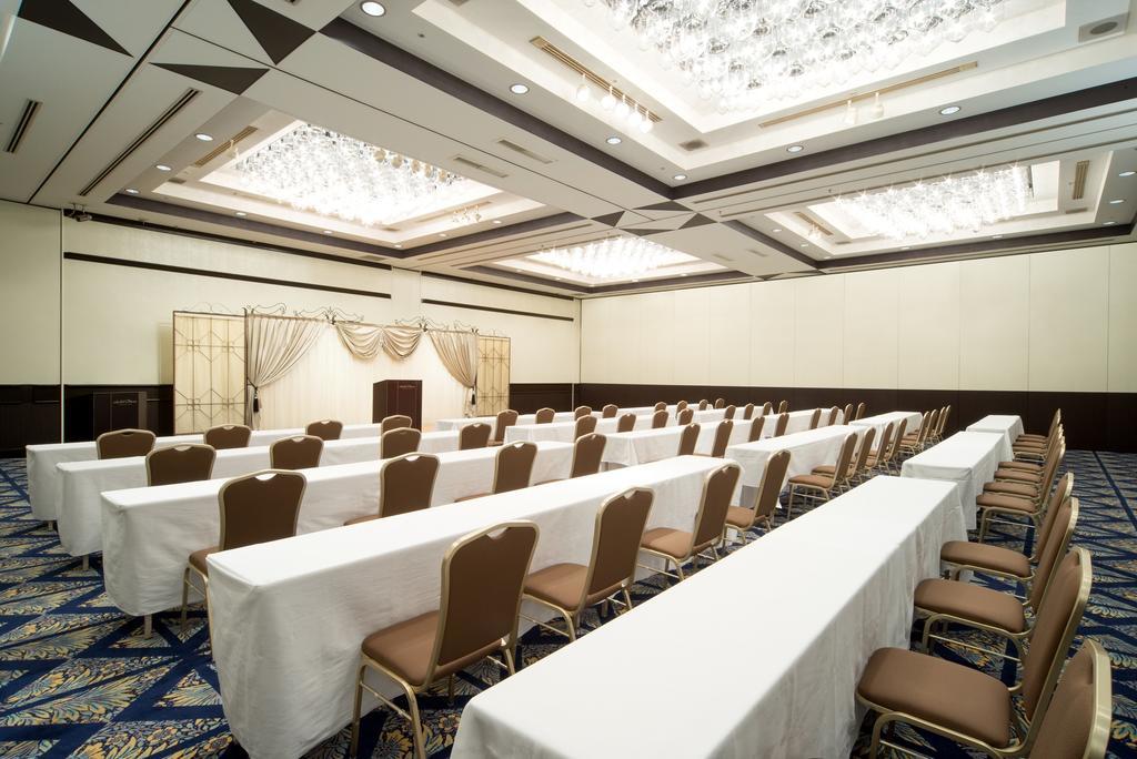 Hotel Okura Tokyo Bay Urayasu Exterior foto A typical meeting room